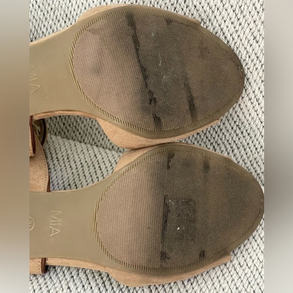 MIA Women's Brown Strappy Heels - Picture 11 of 16